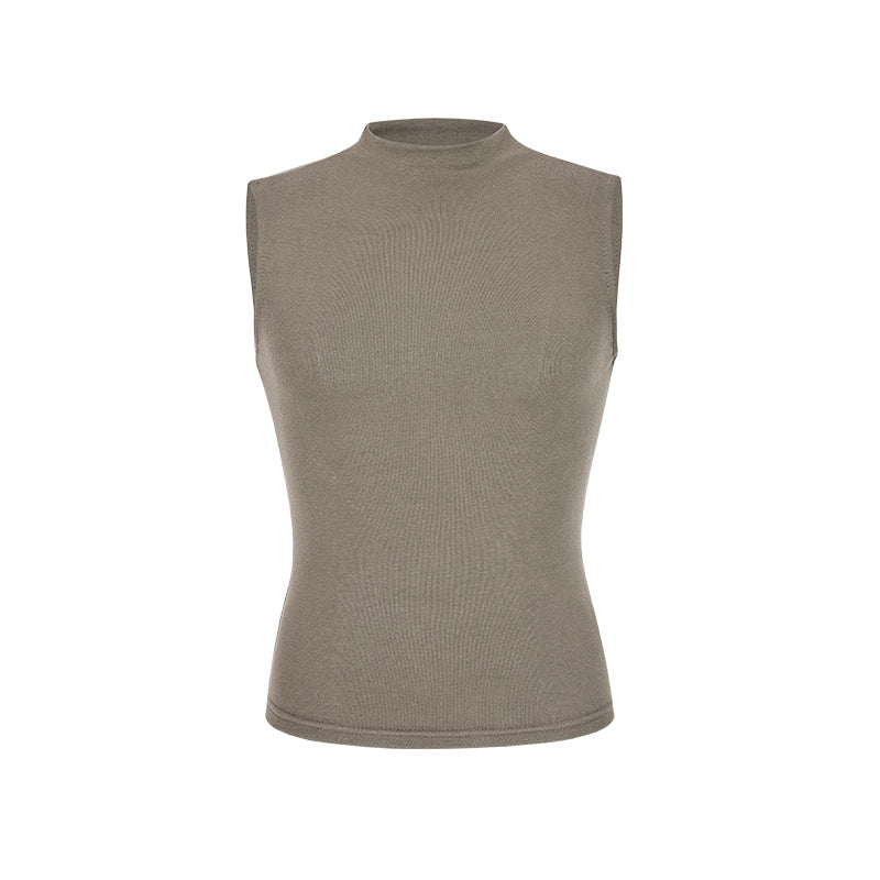 Semi-high-neck sleeveless vest