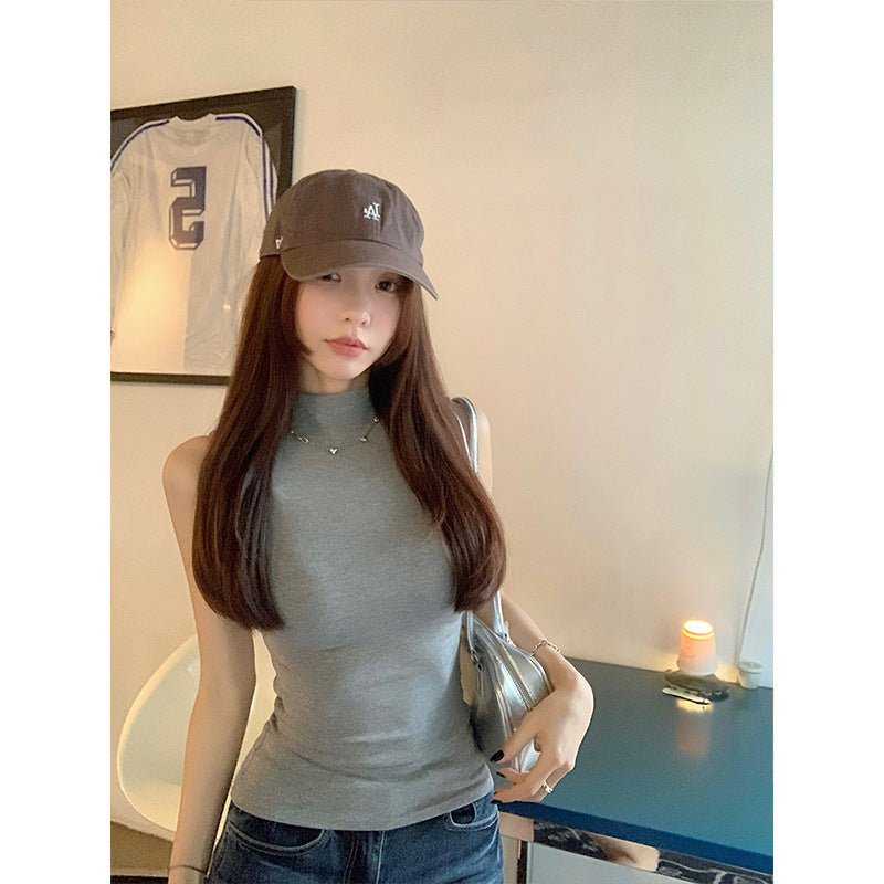 Semi-high-neck sleeveless vest