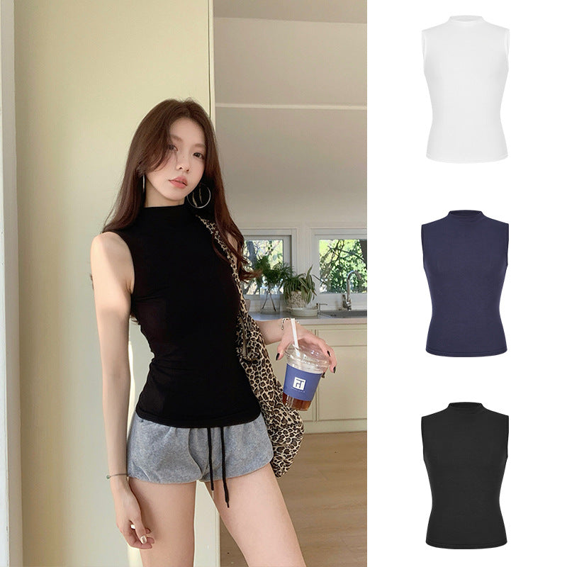 Semi-high-neck sleeveless vest